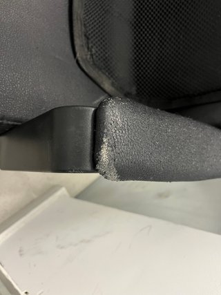 Silla de despacho IKEA negra (dañada)