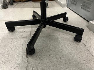 Silla de despacho IKEA negra (dañada)