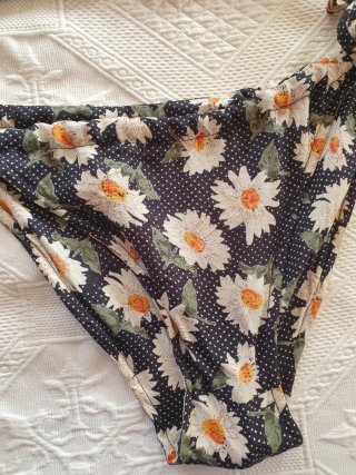 Bikini estampado flores y lunares
