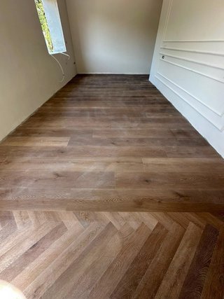 Instalación y Montaje de Puertas y Tarima