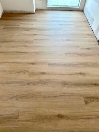 Instalación y Montaje de Puertas y Tarima