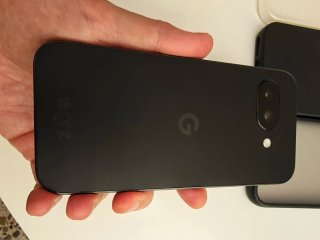 Google Pixel 9a Fundas y Cargador