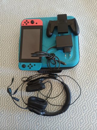 Nintendo Switch Roja y Azul