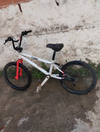 Bicicleta BMX Monster Energy Blanca