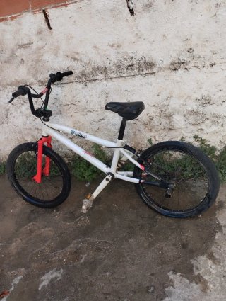 Bicicleta BMX Monster Energy Blanca