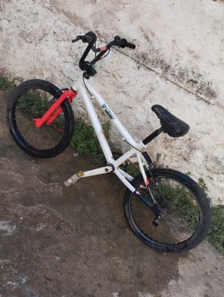 Bicicleta BMX Monster Energy Blanca