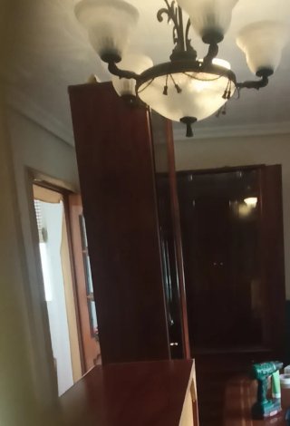 Mueble salón TV, vitrina y estanterías, lamparas