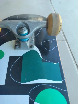 Skate Completo Flip Ejes Iron Trucks