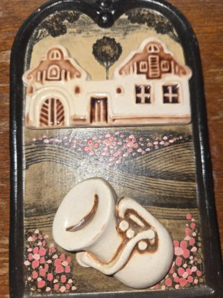 Piatti in ceramica in rilievo