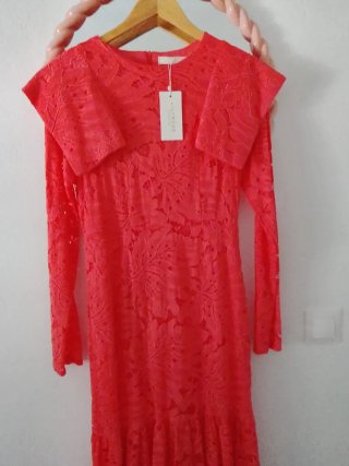 Vestido coral elegante sin estrenar