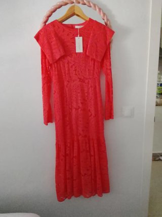 Vestido coral elegante sin estrenar