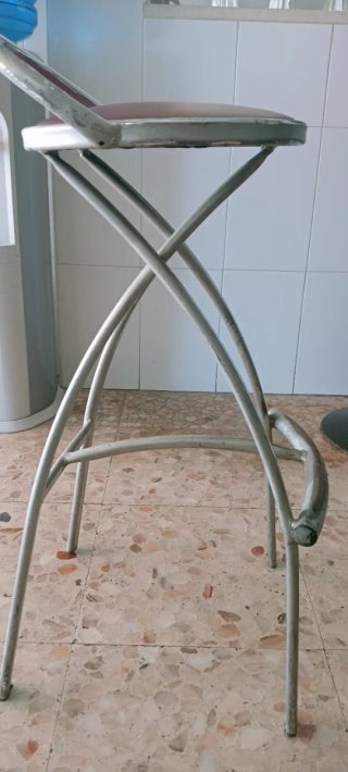 Taburetes de barra seminuevos (2 unidades)