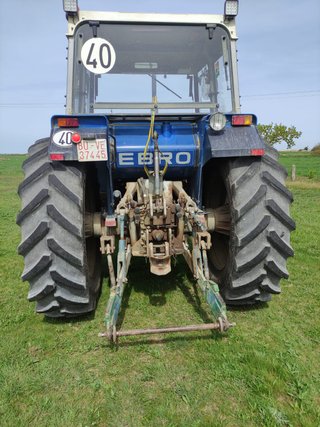 Tractor EBRO 6100