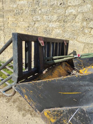 Tractor EBRO 6100