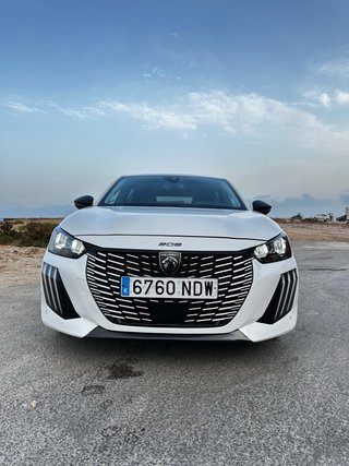 Peugeot 208 1.2 Allure 2025