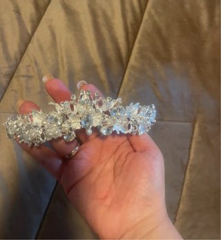 Tiara de Novia Plateada con Perlas