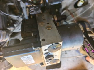 Centralita ABS Audi A4 B6 1.9 TDI