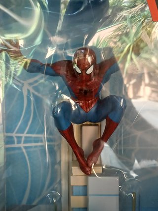 Figura Marvel Spider-Man Diorama 25 Aniversario