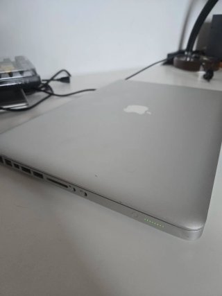 MacBook Pro i7