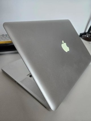 MacBook Pro i7
