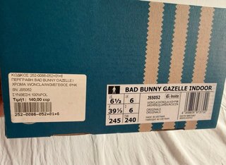 Adidas x Bad Bunny Edición Especial Talla 39