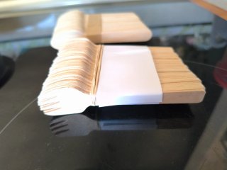 Cucharillas y tenedores de madera pequeños