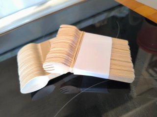 Cucharillas y tenedores de madera pequeños