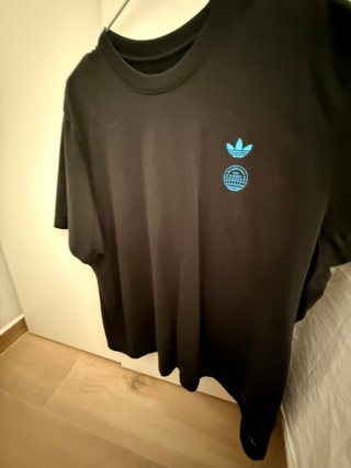 Camiseta Adidas Bad Bunny Negra