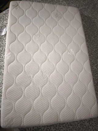 Cuna de bebé plegable con colchón