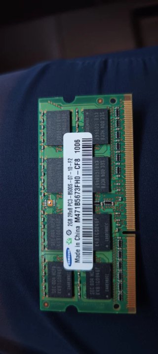 Samsung 2GB DDR3 PC3-8500S M471B5673FH0-CF8