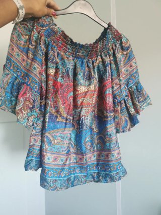 Blusa escote barco flores S seda