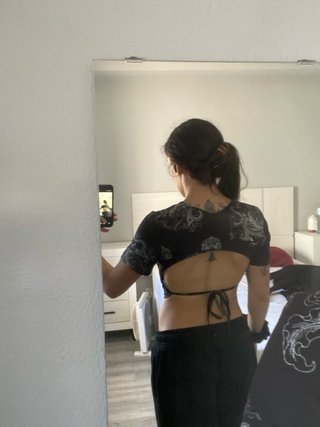 Crop top Shein estampado dragón Talla XS