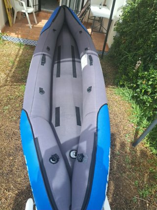 Kayak inflable azul y gris