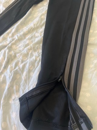 Pantalón deportivo Adidas negro con rayas
