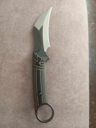 Herramienta de corte con funda. Acero D2
