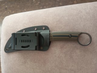 Herramienta de corte con funda. Acero D2