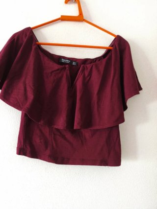 Top Bershka volante corto rojo Talla XS