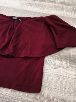 Top Bershka volante corto rojo Talla XS