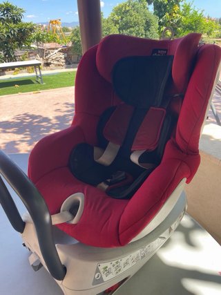 Silla coche Britax Römer Isofix roja