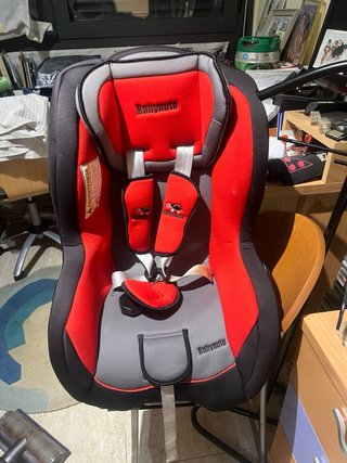 Silla de coche Babyauto roja y gris