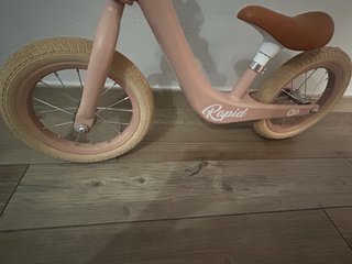 Bicicleta de aprendizaje rosa