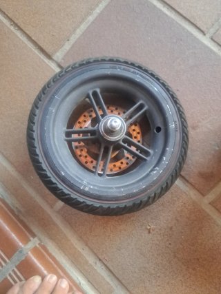 Ruedas patinete eléctrico con disco de freno