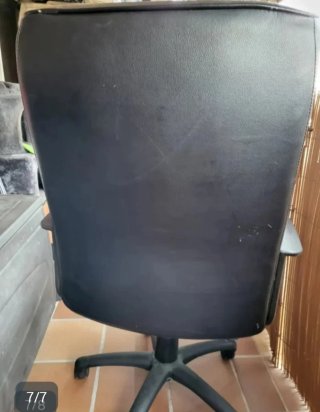 Sillón de oficina cuero sintético negro