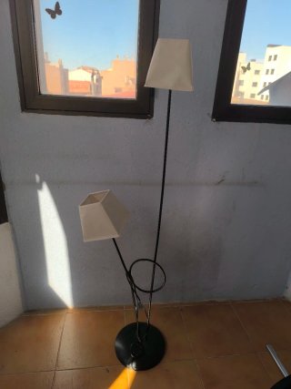 Lámpara de pie moderna