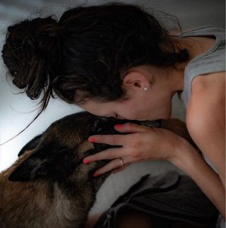 Cuidadora de perros y gatos