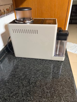 Cafetera DeLonghi Rivelia