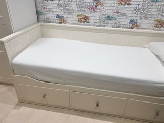 Diván Ikea Blanco Hemmes con dos colchones