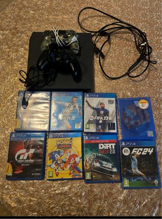 PS4 Slim + 2 mandos + 7 juegos