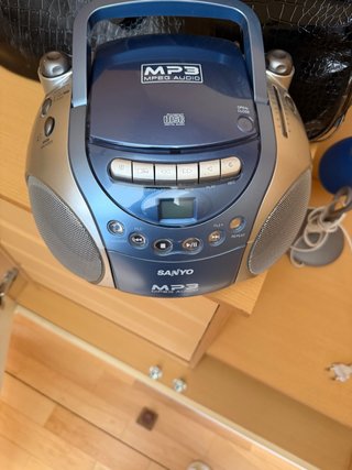 Radio CD MP3 Sanyo Y2K