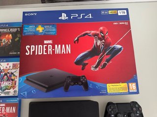 PS4 Slim Version Spiderman con 2 Mandos y Juegos